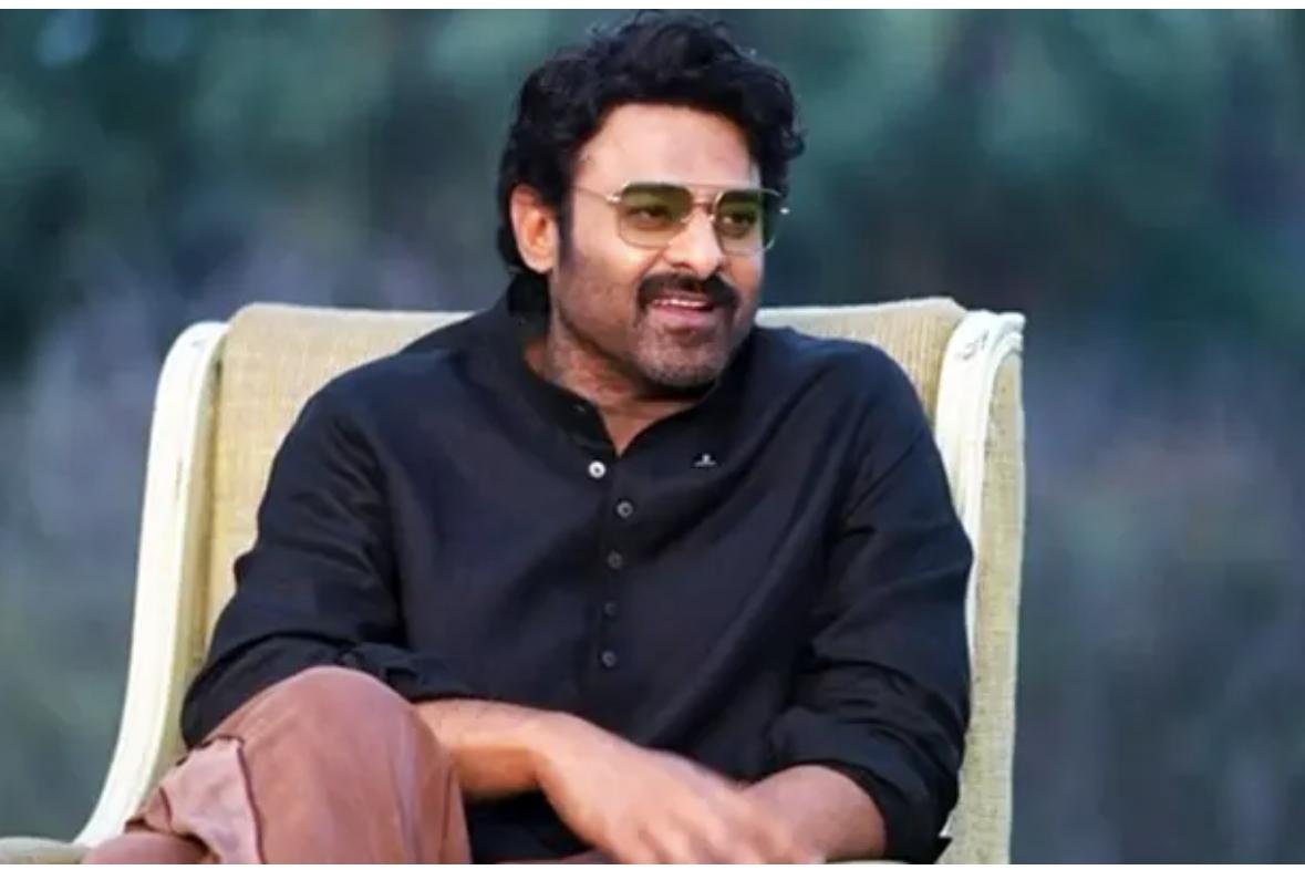 ముంబైలో ఉండి.. చెన్నై నుంచి ఫుడ్ ఆర్డర్ పెట్టా...కపుల్ ఫ్రెండ్లీ మరో గీతాంజలి అంటూ ప్రభాస్ కితాబు